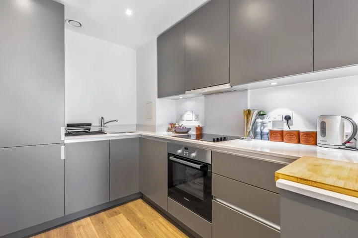 Flat Saffron Square in Greater London