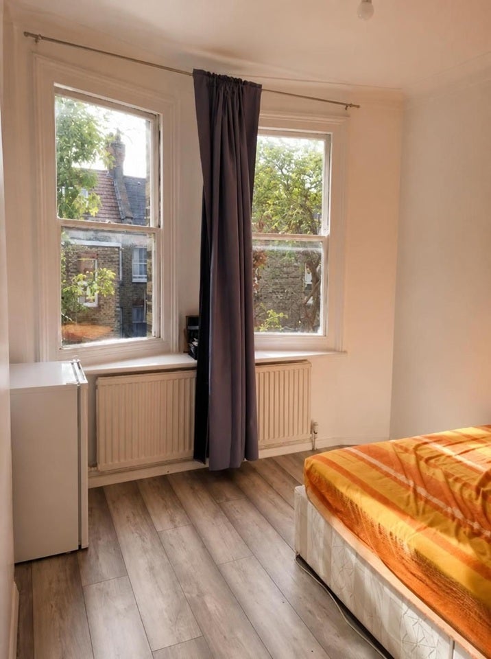 Room Barcombe Avenue in Greater London
