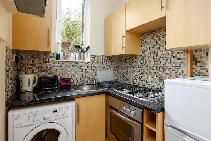 Flat Milton Street in City of Edinburgh