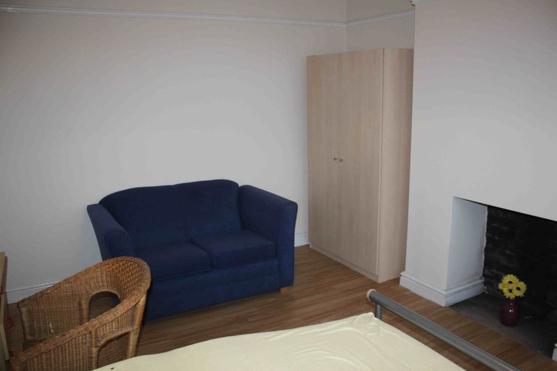 Room Eccles Old Road in Salford