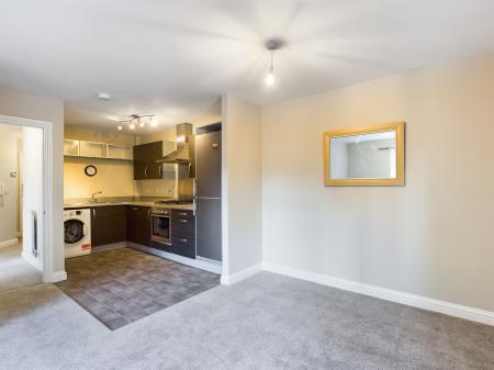 Flat Skippetts Gardens in Basingstoke and Deane