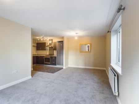 Flat Skippetts Gardens in Basingstoke and Deane