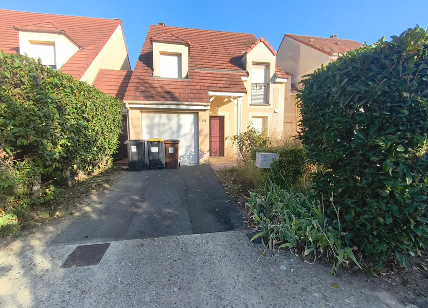 Maison Square Le Corrège à Lisses