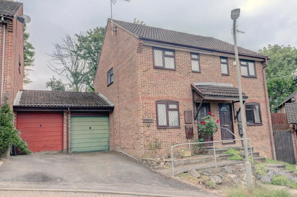 House Dunwood Rise in High Wycombe