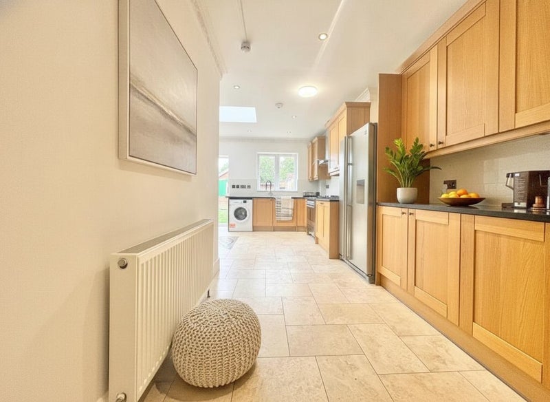 Room Ronald Close in Greater London