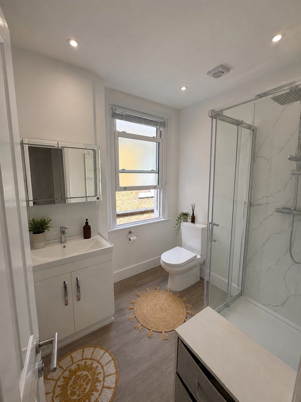 Room Ashleigh Road in Greater London