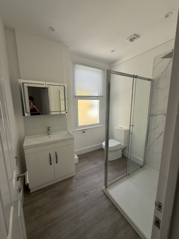 Room Ashleigh Road in Greater London