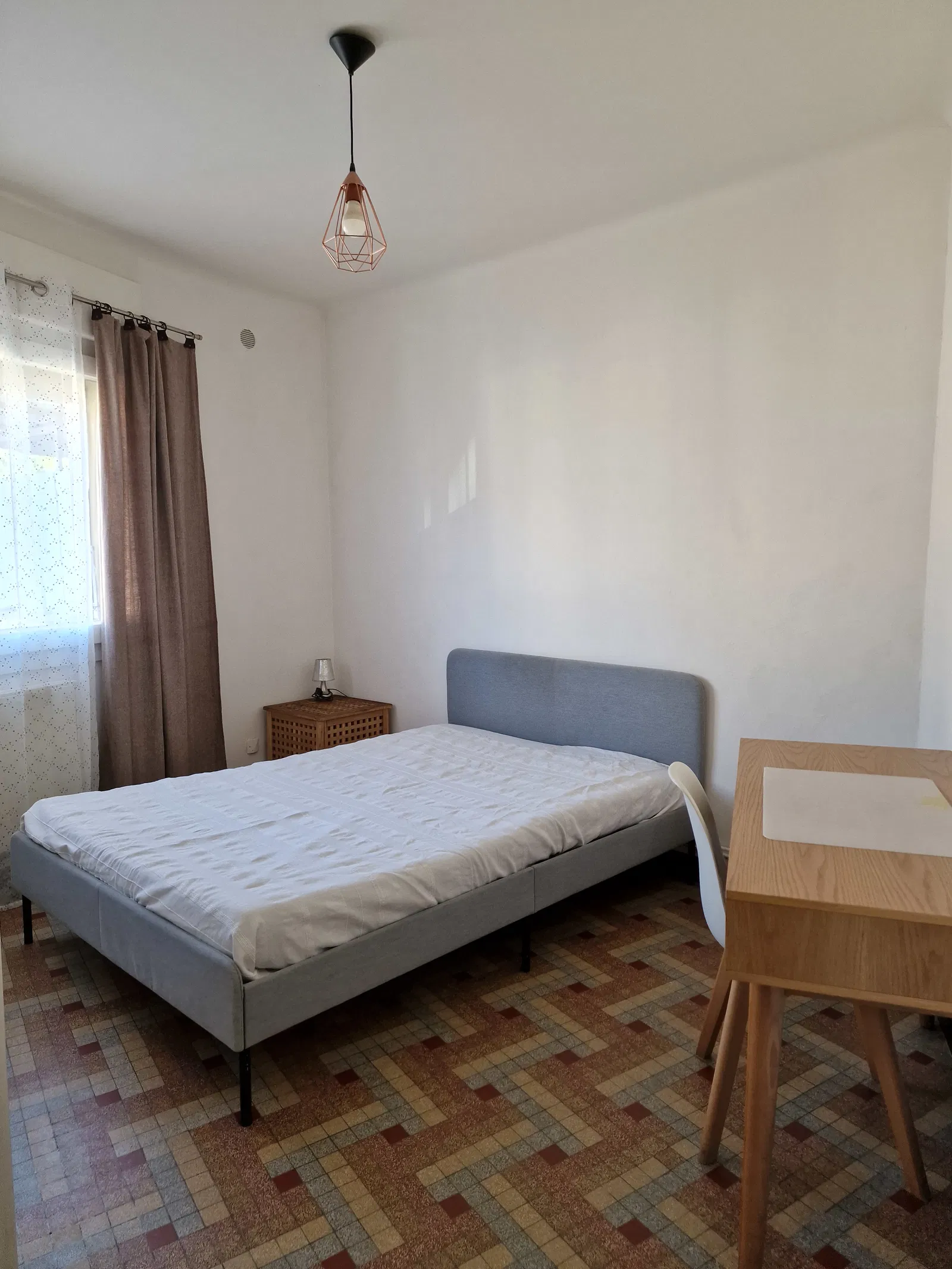 Chambre Rue Pierre Semard à Nîmes