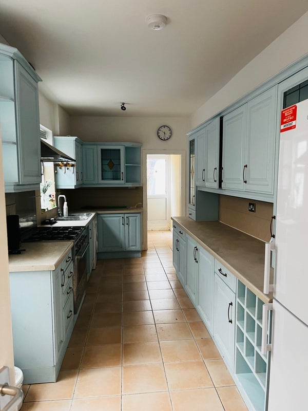 Room Manor Road in Rugby