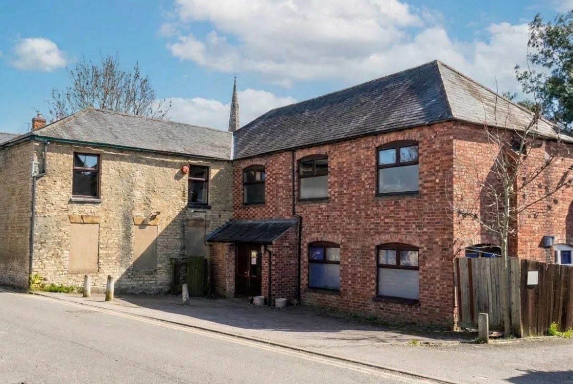 Room Church Street in Burton Latimer