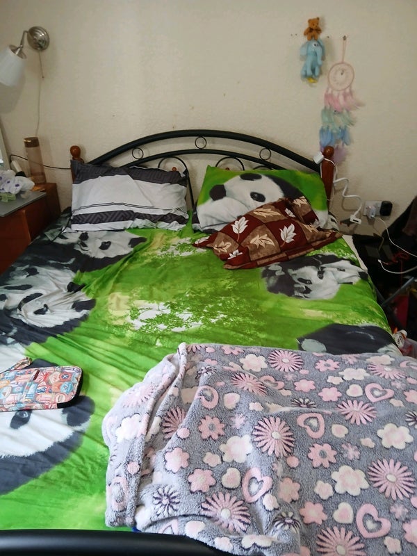 Room Belton Road in Greater London