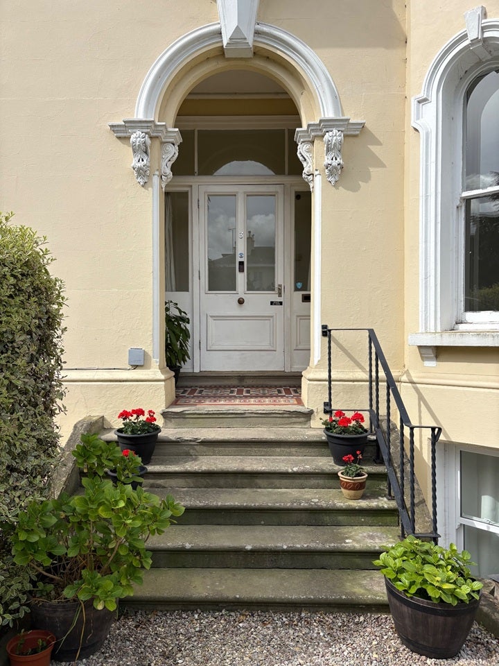 Flat Moorend Park Road in Cheltenham