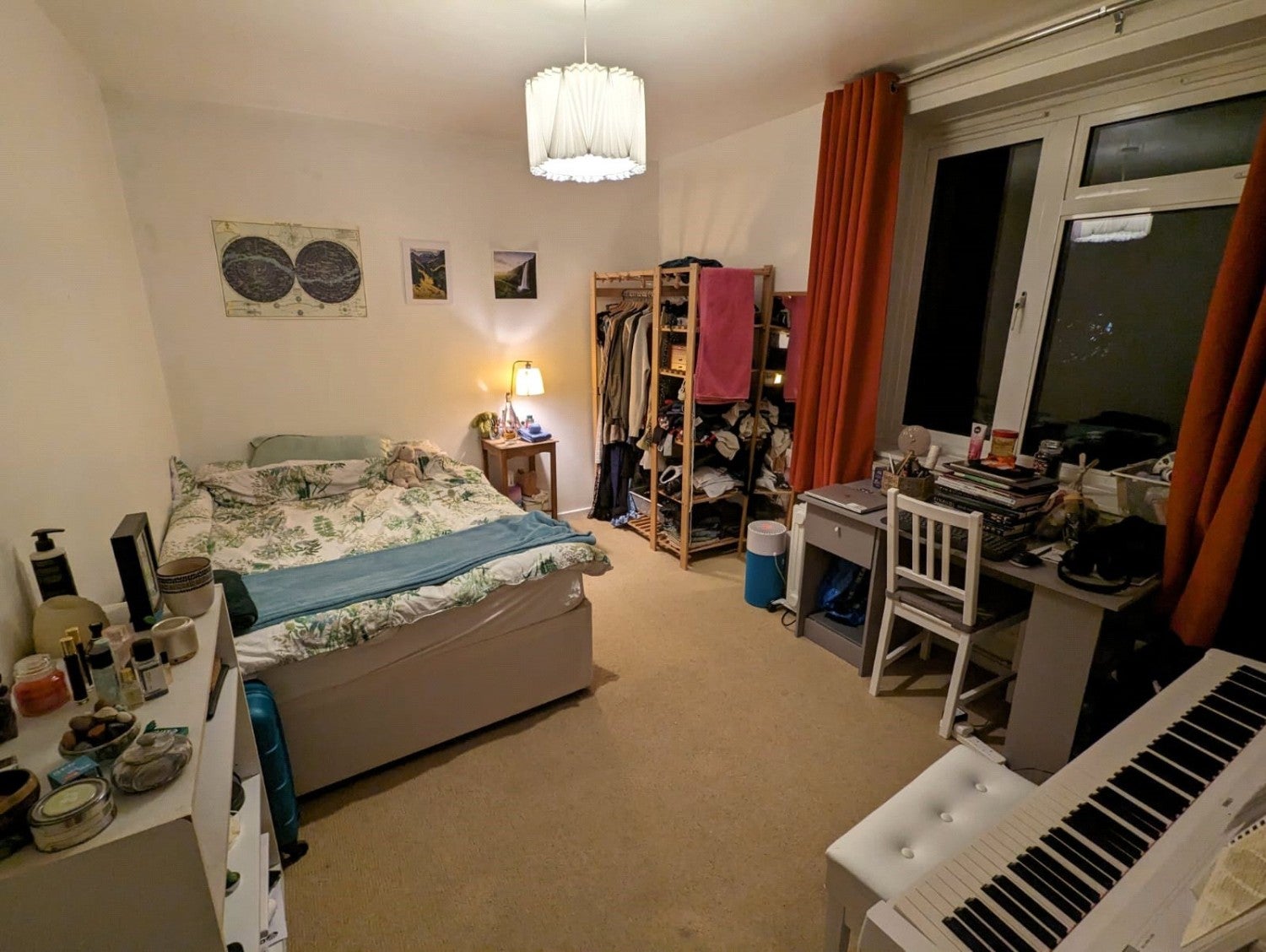 Flat Old Paradise Street in Greater London