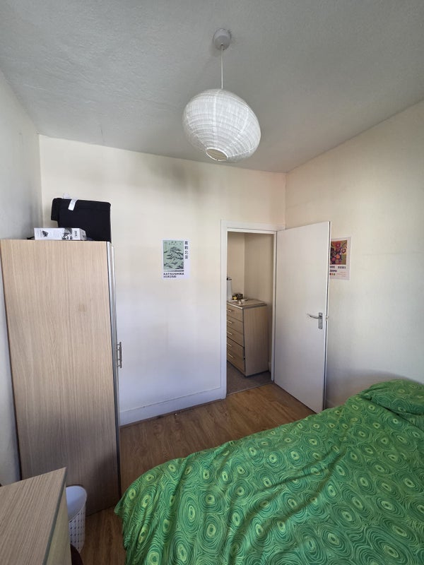 Room Brecknock Road in Greater London