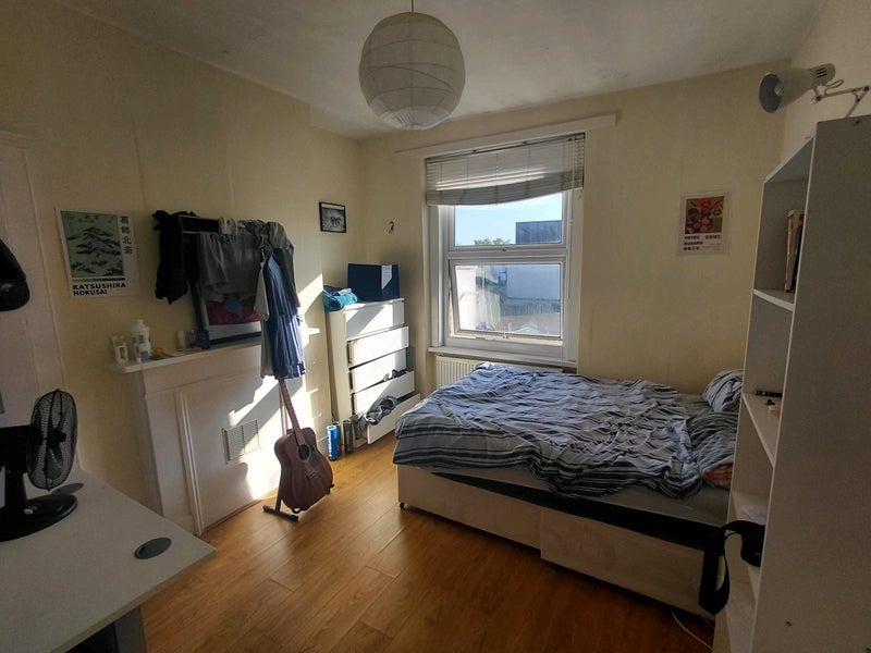 Room Brecknock Road in Greater London