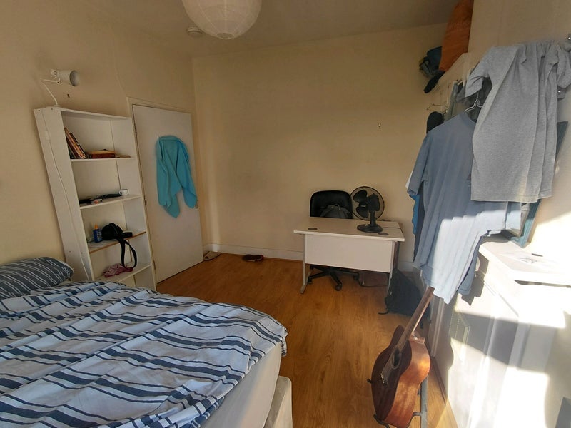 Room Brecknock Road in Greater London