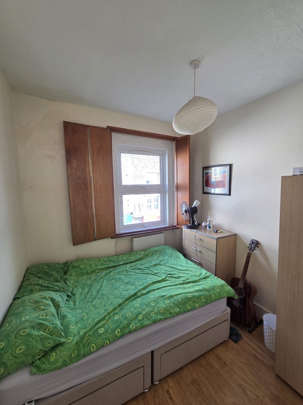 Room Brecknock Road in Greater London
