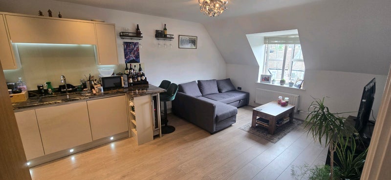 Room Chelmsford Road in Greater London