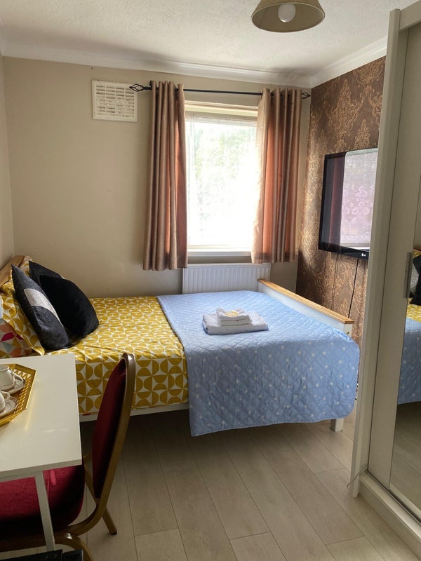 Room Wager Street in Greater London