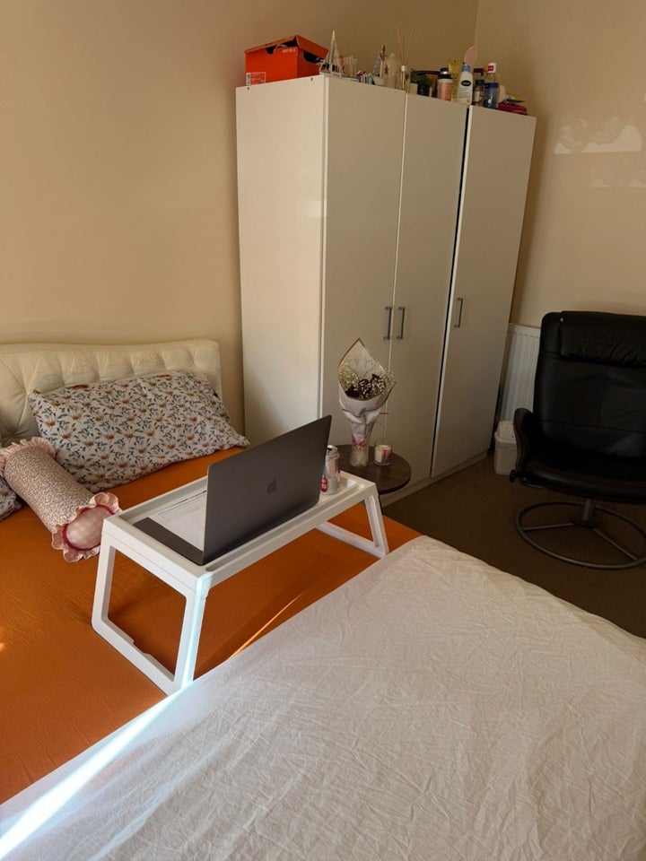 Room Brookfield Road in Greater London