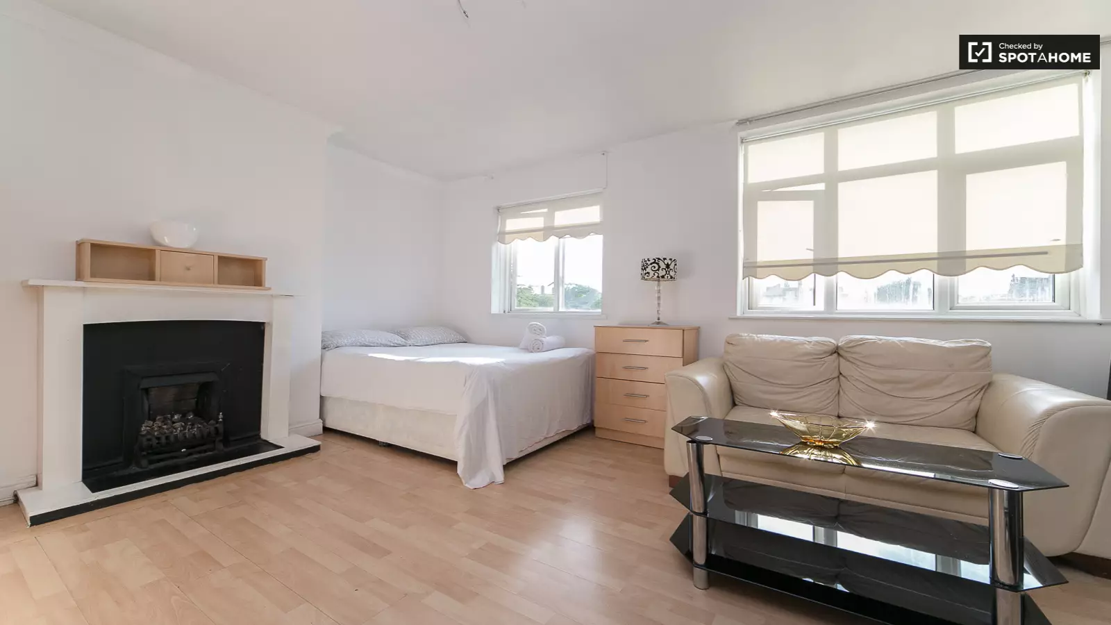 Flat Redmans Road in Greater London