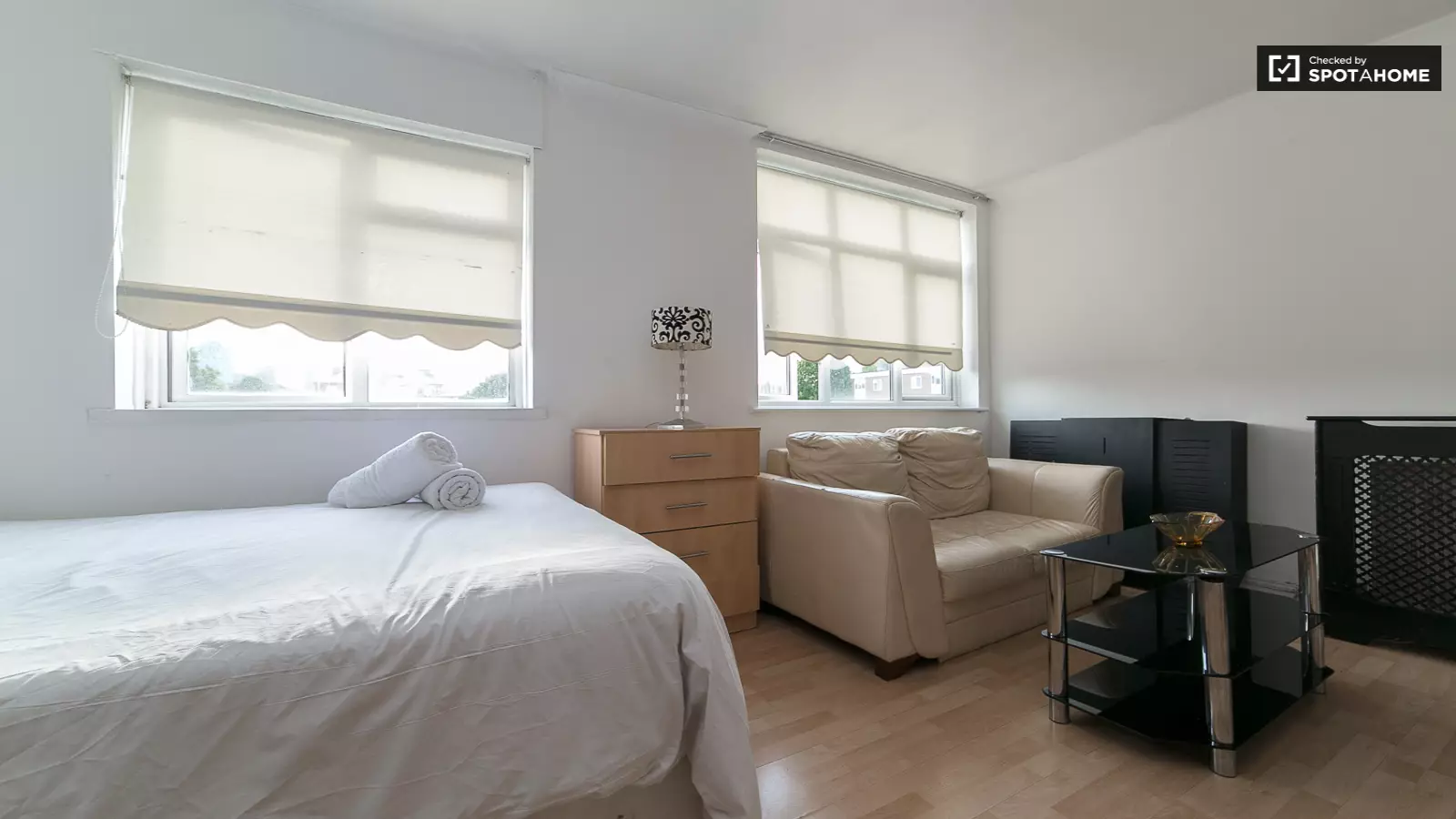 Flat Redmans Road in Greater London