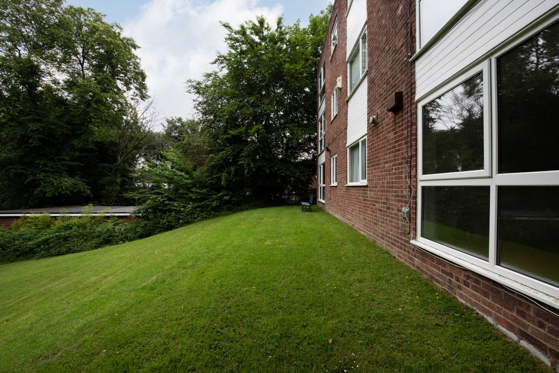Flat Cavendish Road in Salford