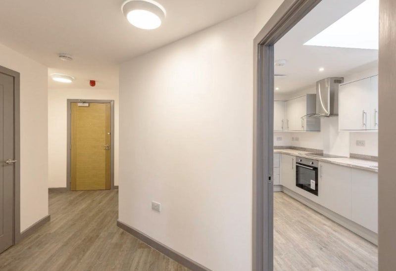 Room Manor Grove in Wakefield