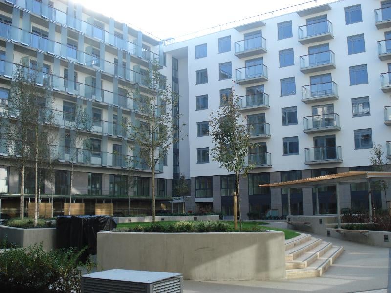 Flat Empire Way in Greater London