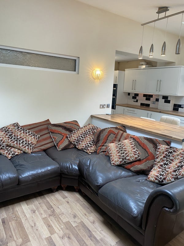 Room Cotswold Close in Charnwood