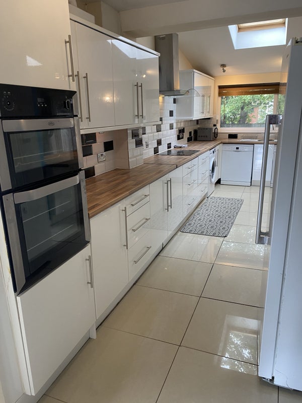 Room Cotswold Close in Charnwood