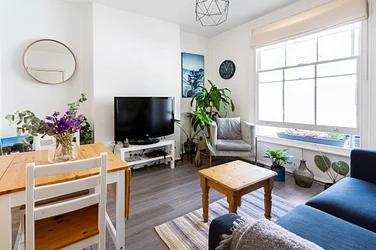 Flat Porten Road in Greater London