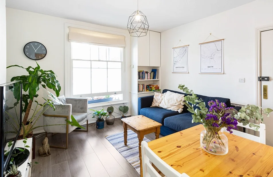 Flat Porten Road in Greater London