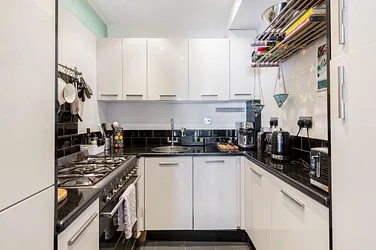 Flat Porten Road in Greater London