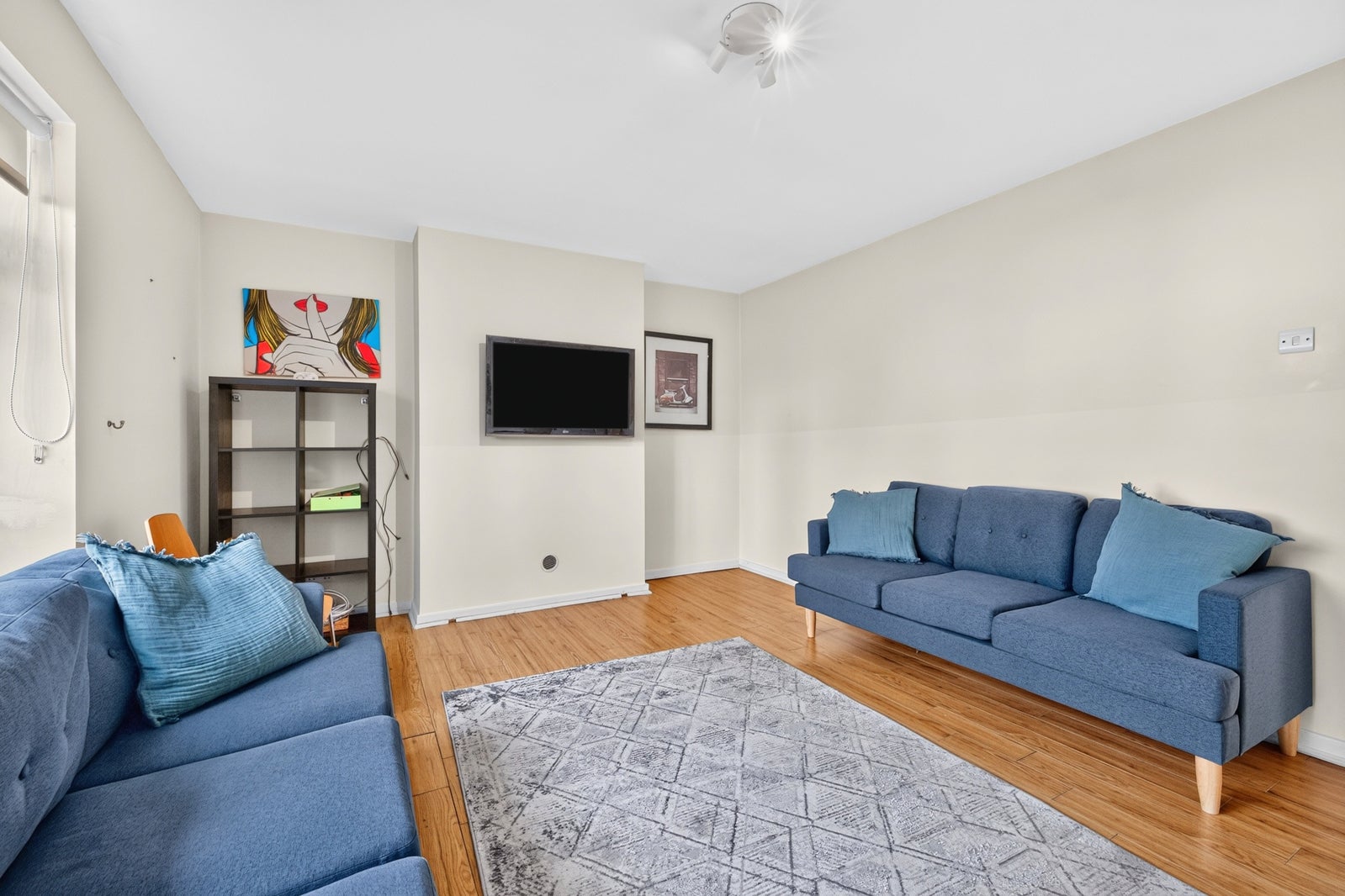 Flat Great Suffolk Street in Greater London