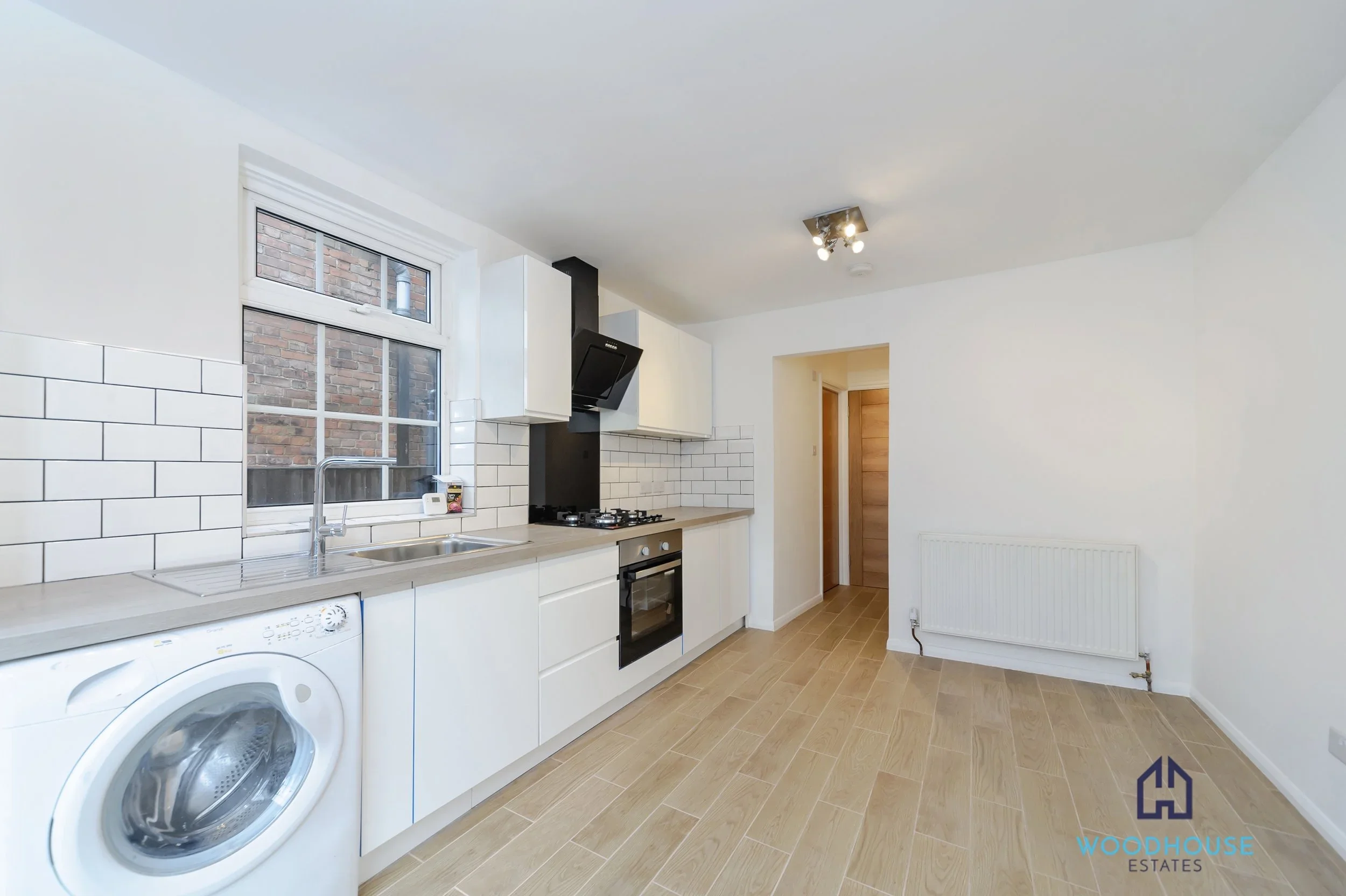 Flat Russell Road in Greater London