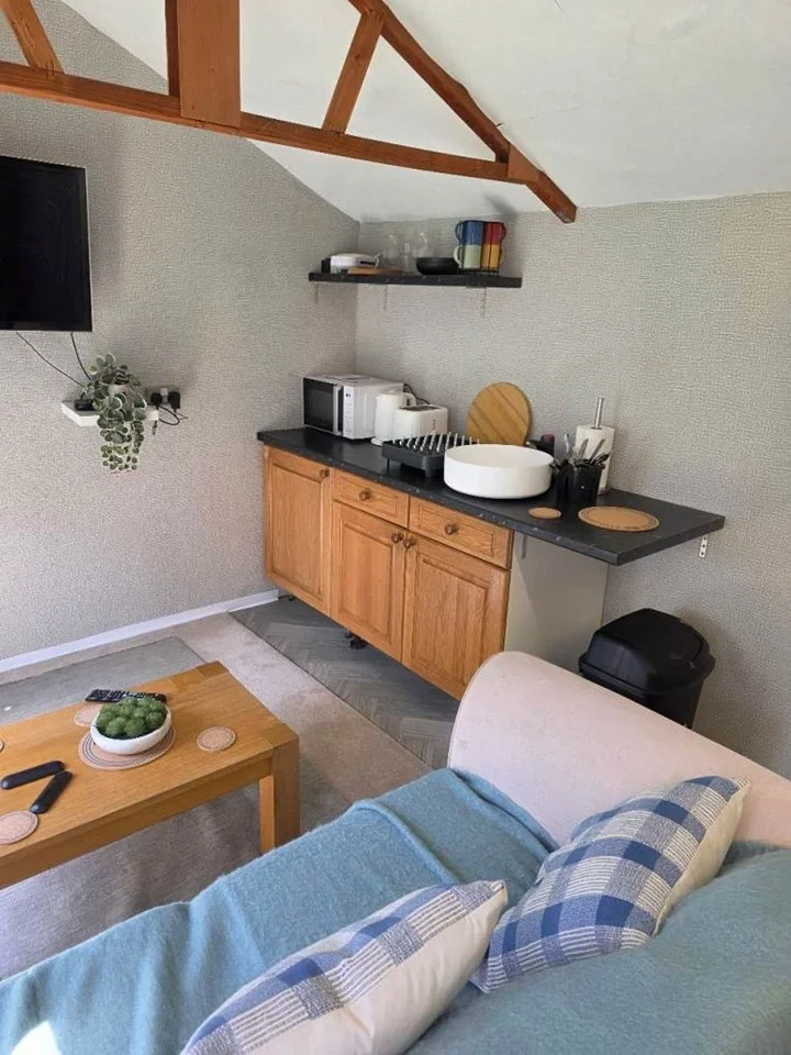 Flat Highwood Gardens in Greater London
