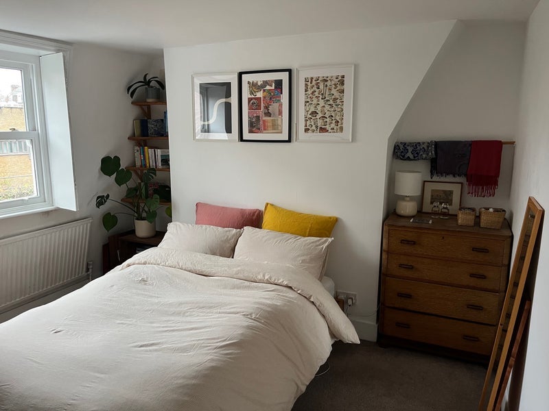 Room Tomlin's Grove in Greater London