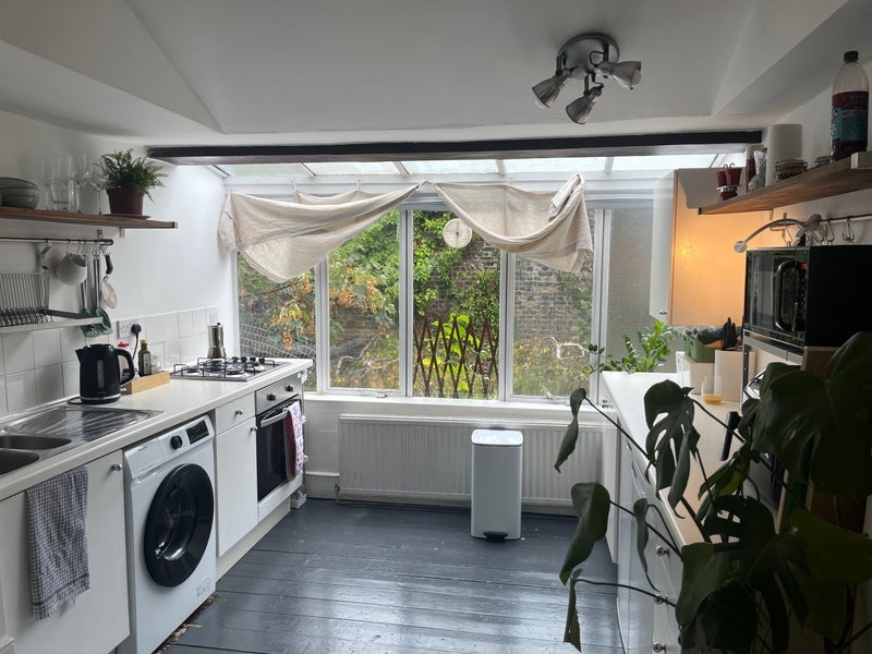 Flat Tomlin's Grove in Greater London