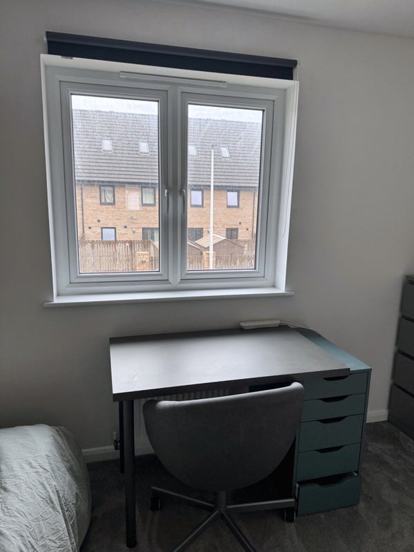 Room St Aiden's Road in City of Edinburgh