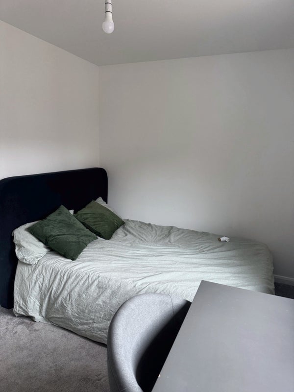 Room St Aiden's Road in City of Edinburgh