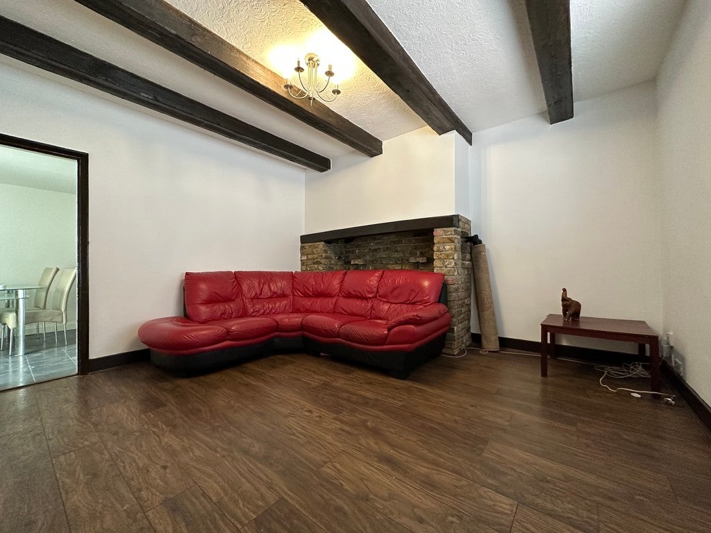 House Crystal Way in Greater London