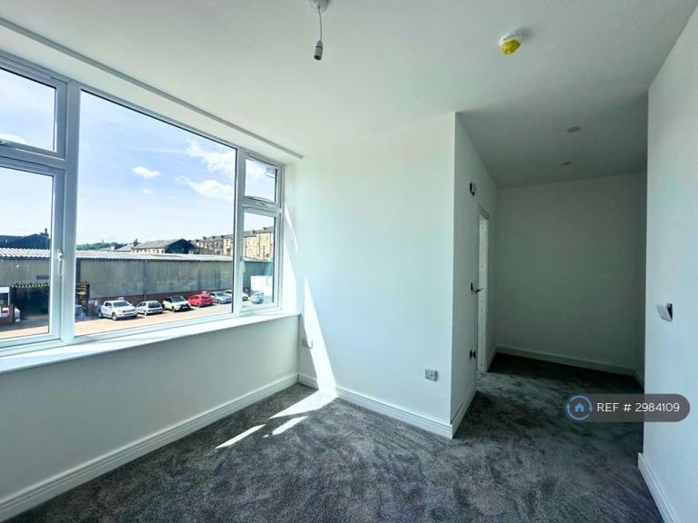 Flat Grafton Street in Kirklees