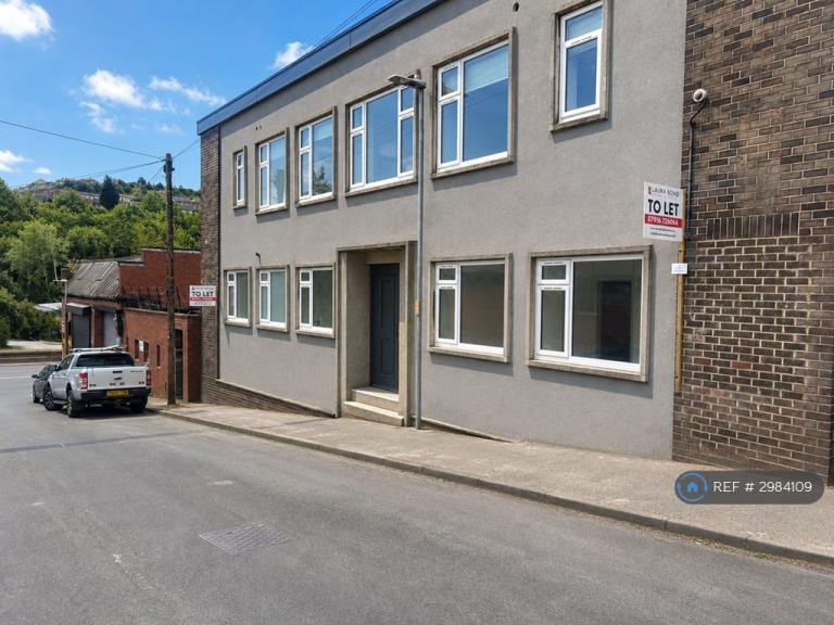 Flat Grafton Street in Kirklees