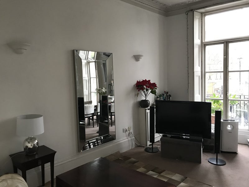 Room Connaught Square in City of Westminster