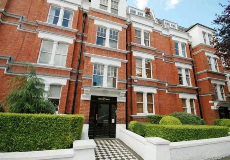 Room Mill Lane in Greater London