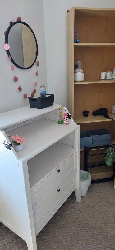 Room Mill Lane in Greater London