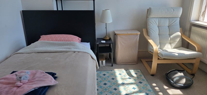 Room Mill Lane in Greater London
