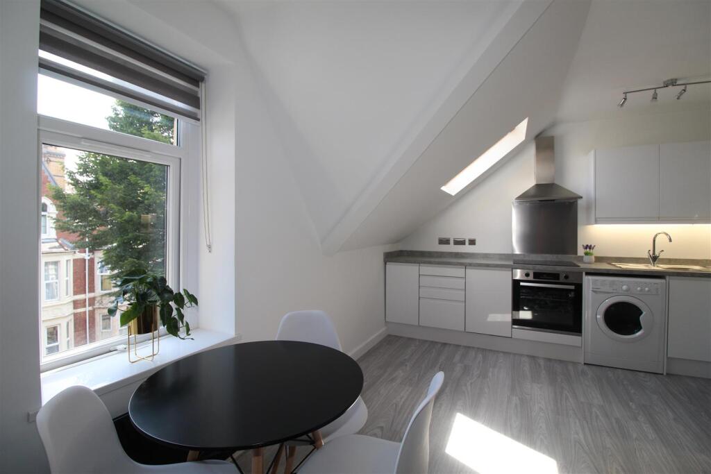 Flat Connaught Road in Cardiff