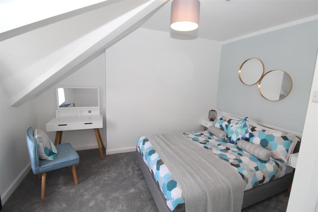 Flat Connaught Road in Cardiff